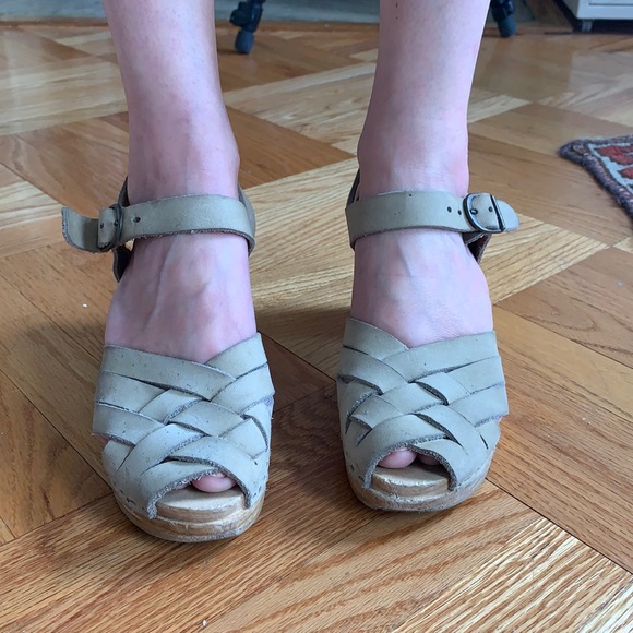 No. 6 Shoes - No. 6 pale sage clogs